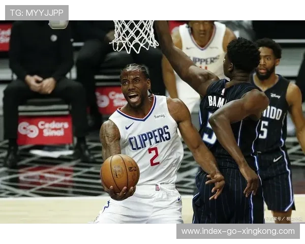 乔治关键三分命中,洛杉矶保持领先地位